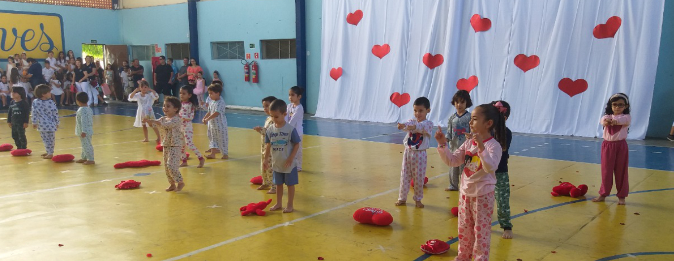 Imagem alunos do colégio nossa senhora do carmo - campina grande PB